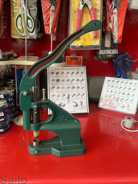 Picture of BUTTON COVERING MACHINE WITH DIES, 18,22,30,36